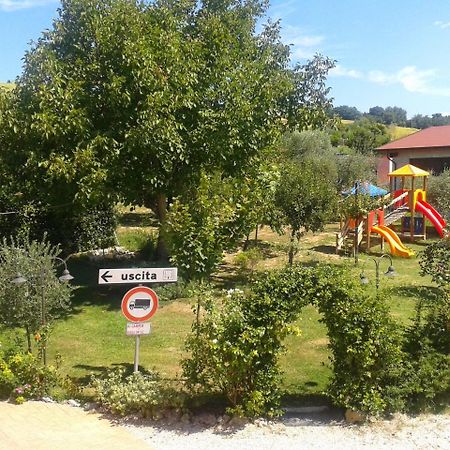 Agriturismo Le Vigne 페르모 외부 사진