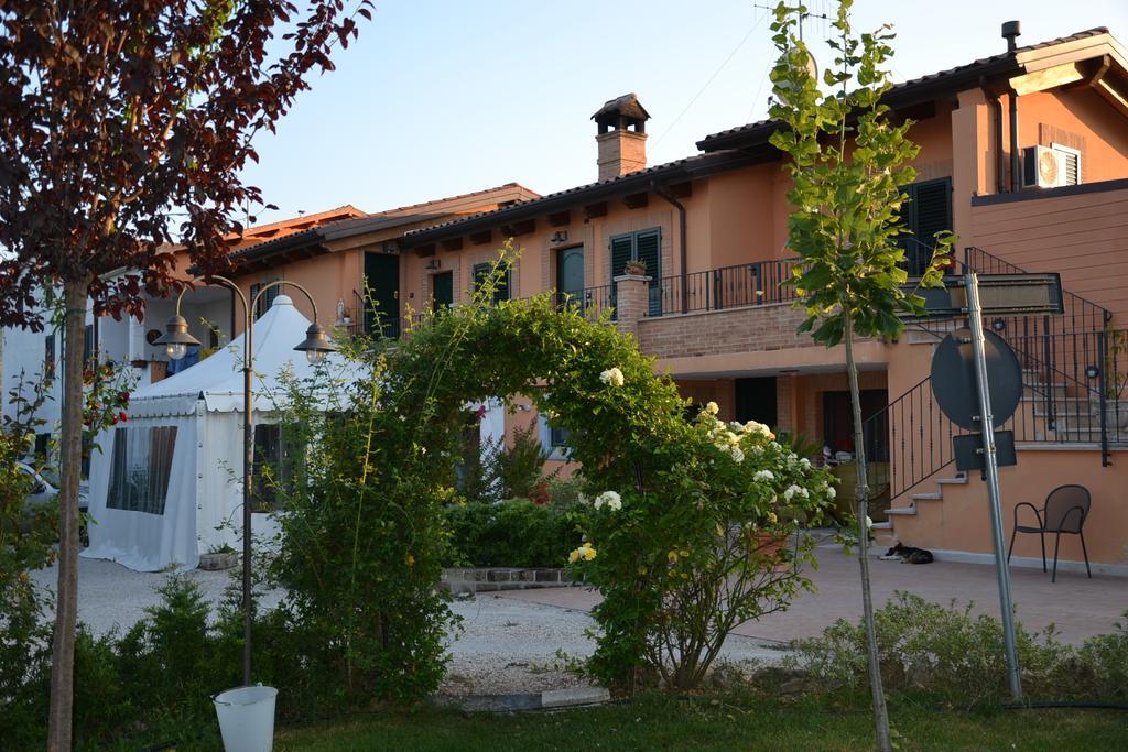 Agriturismo Le Vigne 페르모 외부 사진
