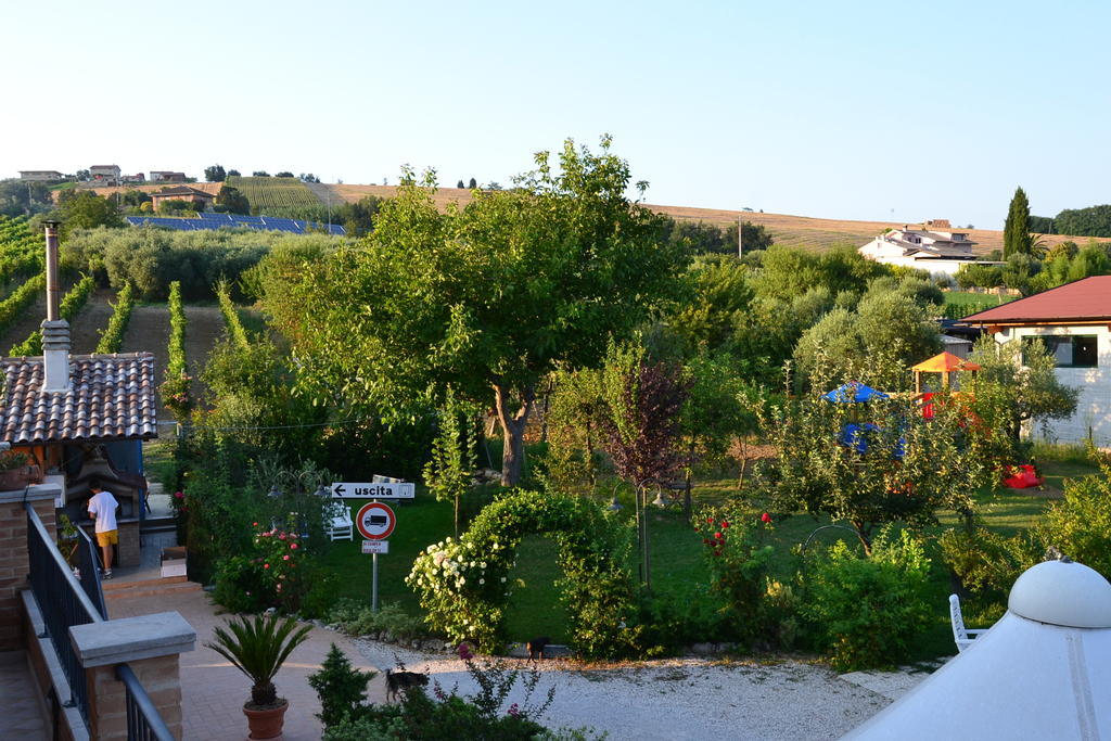 Agriturismo Le Vigne 페르모 외부 사진
