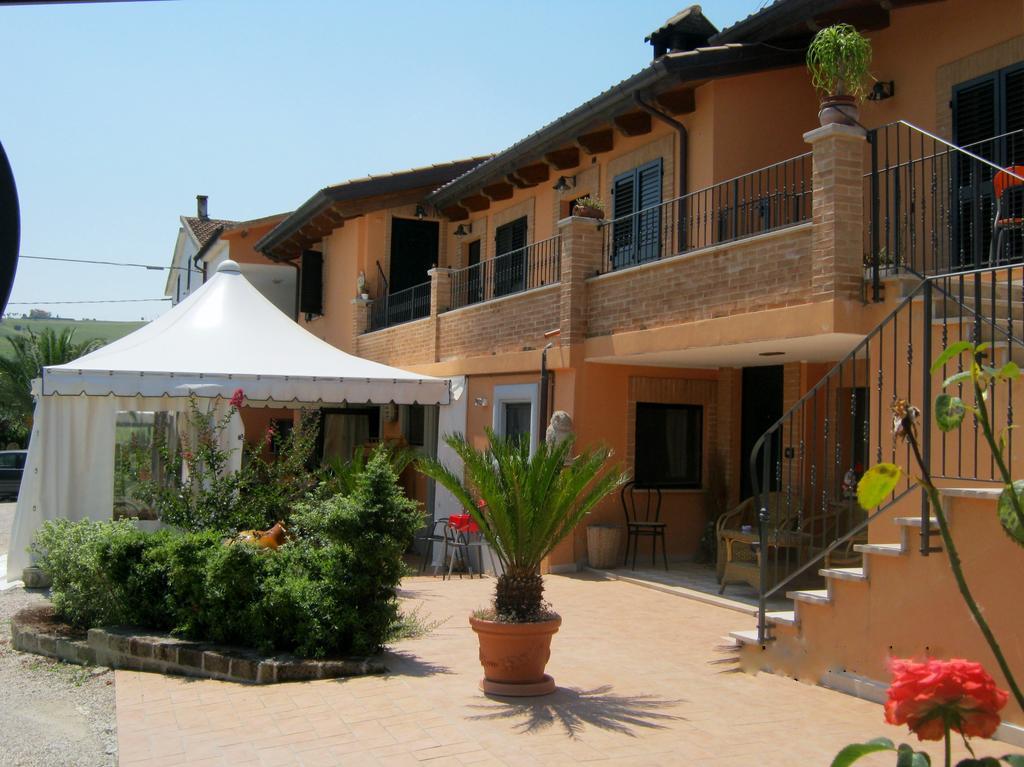 Agriturismo Le Vigne 페르모 외부 사진