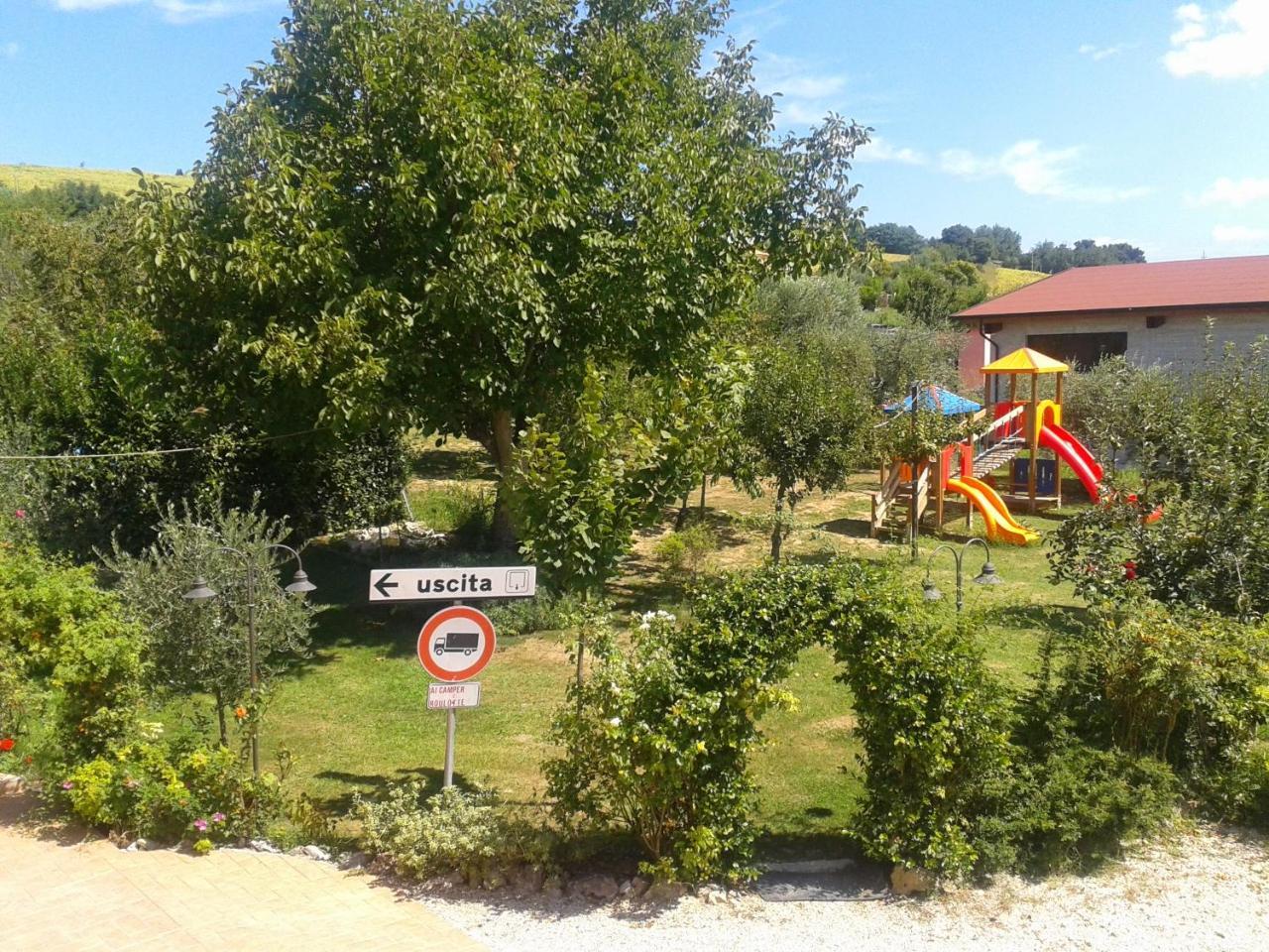 Agriturismo Le Vigne 페르모 외부 사진