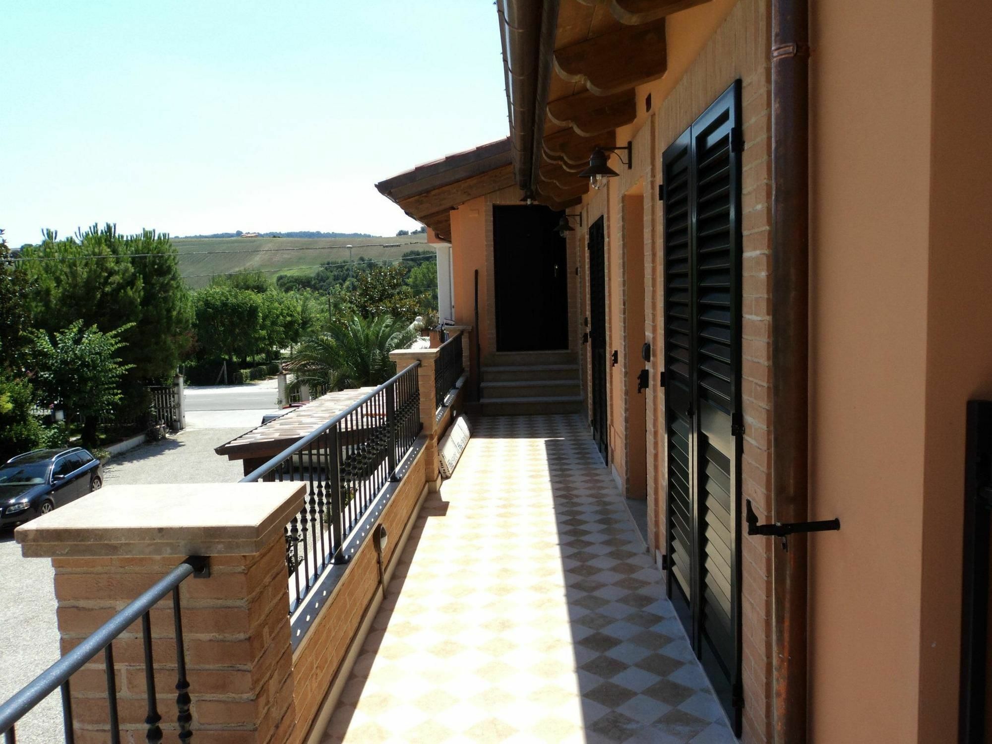 Agriturismo Le Vigne 페르모 외부 사진