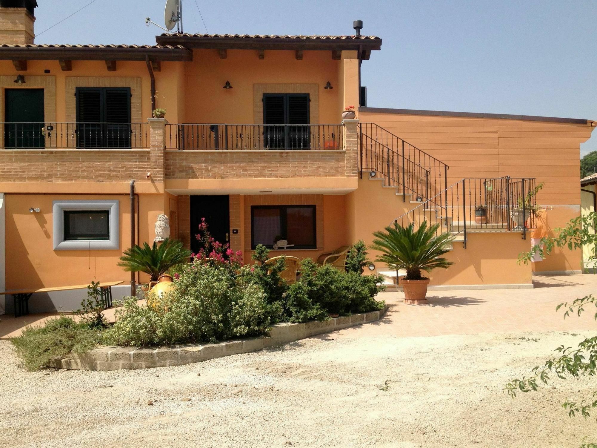 Agriturismo Le Vigne 페르모 외부 사진